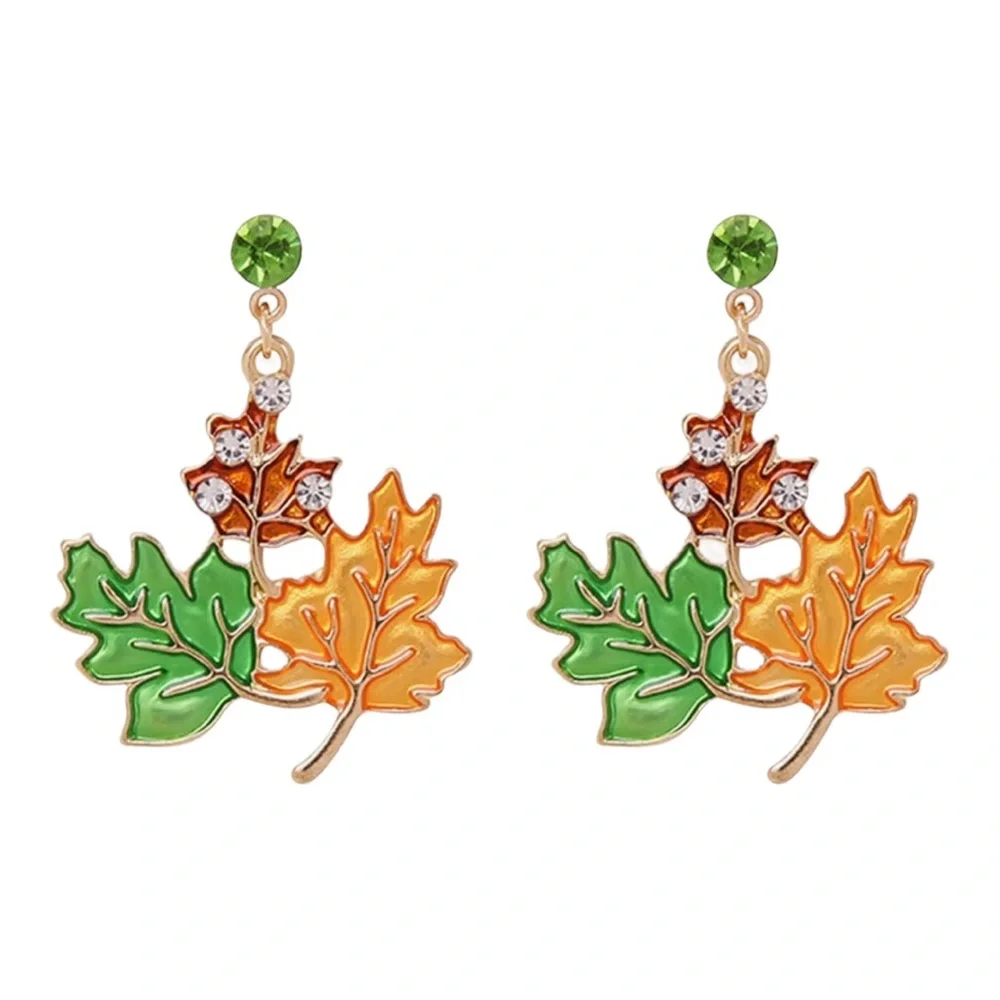ADORABLE MAPLE LEAF DROP EARRINGS FOR FALL!
